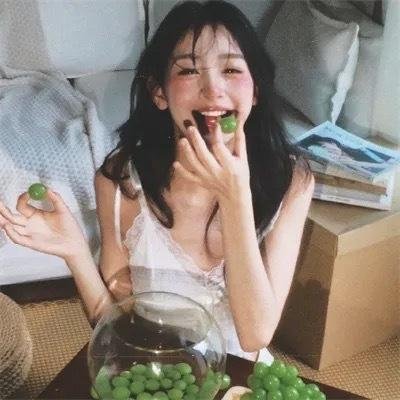 小姐嬉春 封面